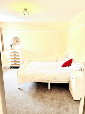 1 habitación, wifi gratis y ropa de cama