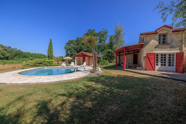 Pool - L'Etable de Sauvignac - Avec piscine privée (Sauvignac)