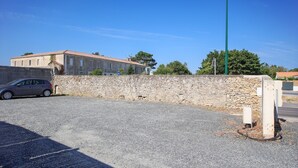 Unclassified image, 4 of 10, button - Les maraîchers 4 - À moins d’1 km de la plage (Les Sables d'Olonne)