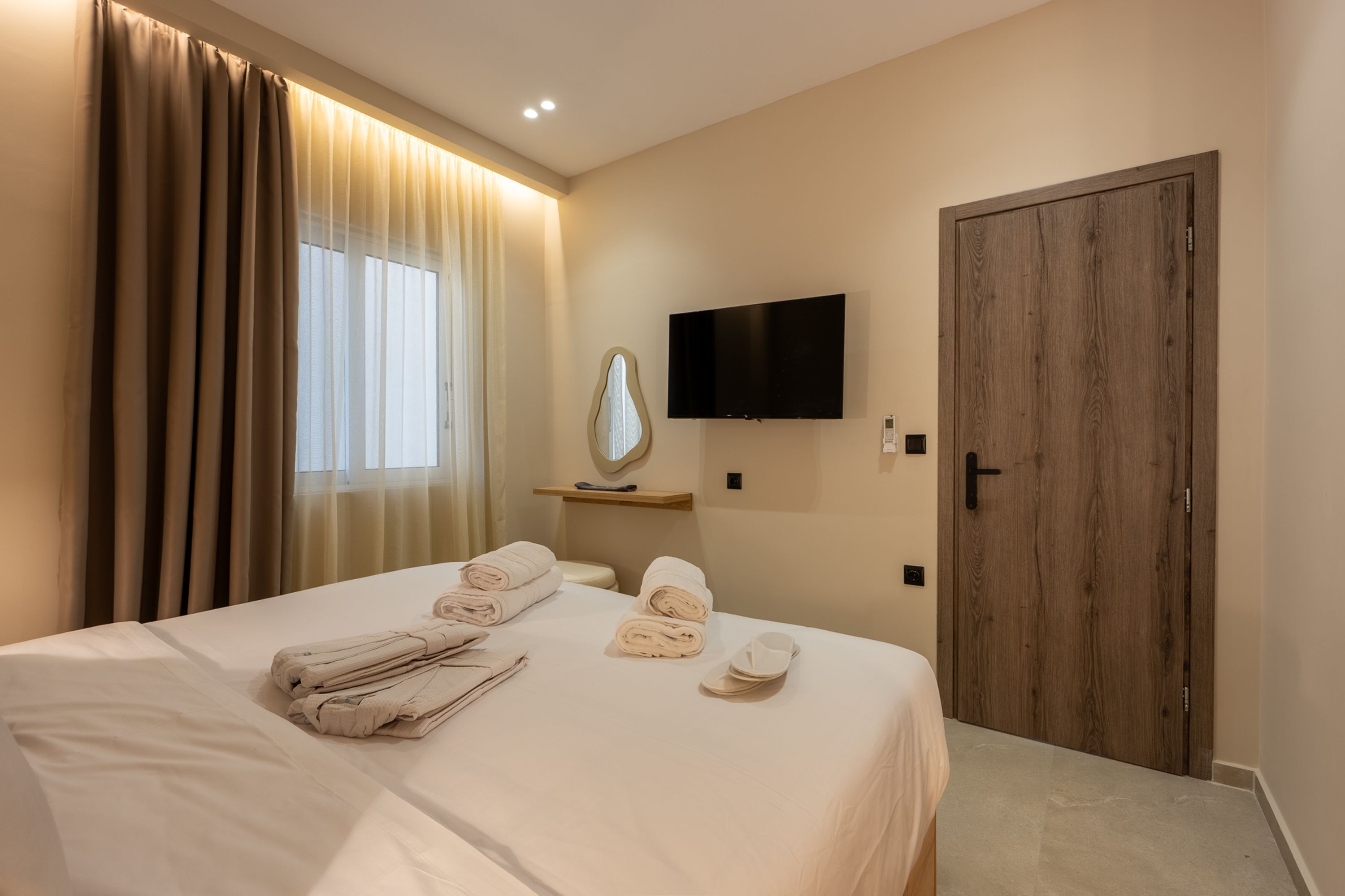 3 bedrooms, WiFi (free), bed sheets