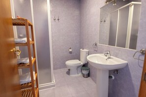 Classic-Dreibettzimmer | Badezimmer