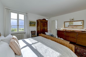 Apartment, Lake View | Premium bedding, down duvets, iron/ironing board, cots/infant beds - Villino Colmenacco (Nesso)