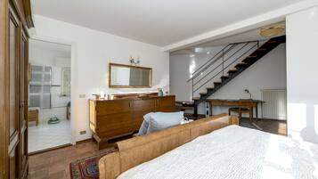 Apartment, Lake View