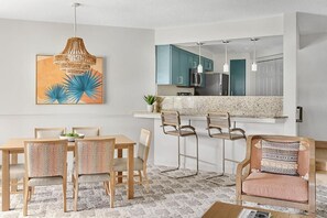 Dining - Marriott's Sabal Palms - I BR Villa (Orlando)