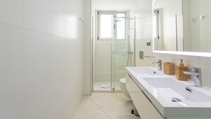 Apartment | Bathroom - Studio in Las Palmas Near Playa de Las Canteras (Las Palmas de Gran Canaria)
