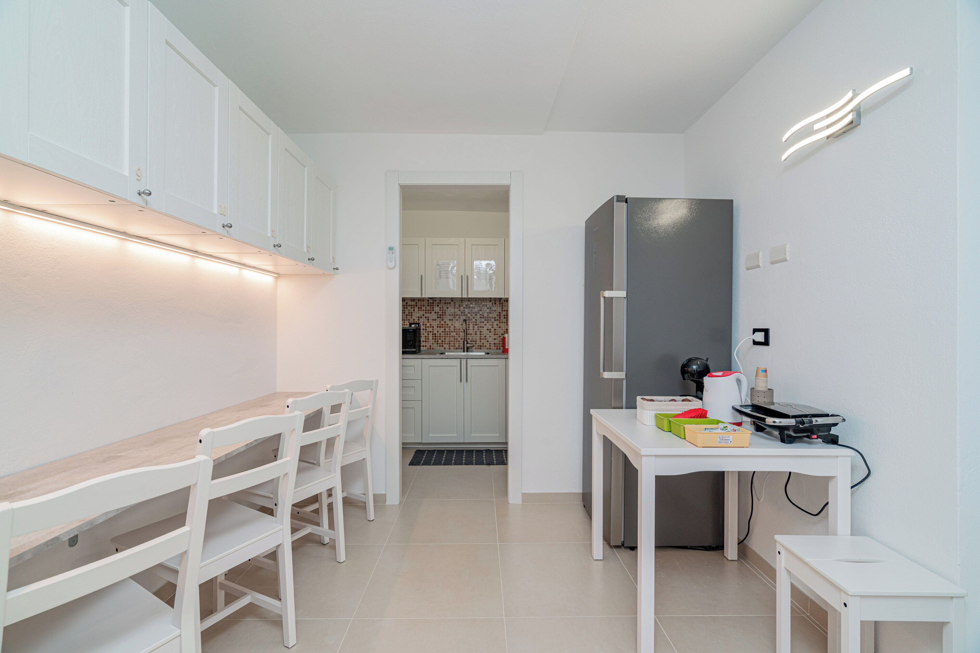 Fridge, microwave, stovetop, toaster