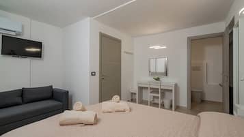 Classic Room, 1 Double Bed | Premium bedding, desk, iron/ironing board (on request), free WiFi