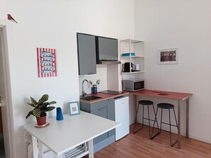 Private kitchen - Vrbo Property (Civitavecchia)