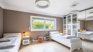 2 bedrooms, iron/ironing board, WiFi, bed sheets