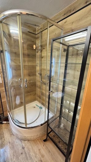 Bathroom - Apartment 'Loft Character' with Wi-Fi (Hofheim)