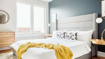 2 bedrooms, desk, iron/ironing board, WiFi