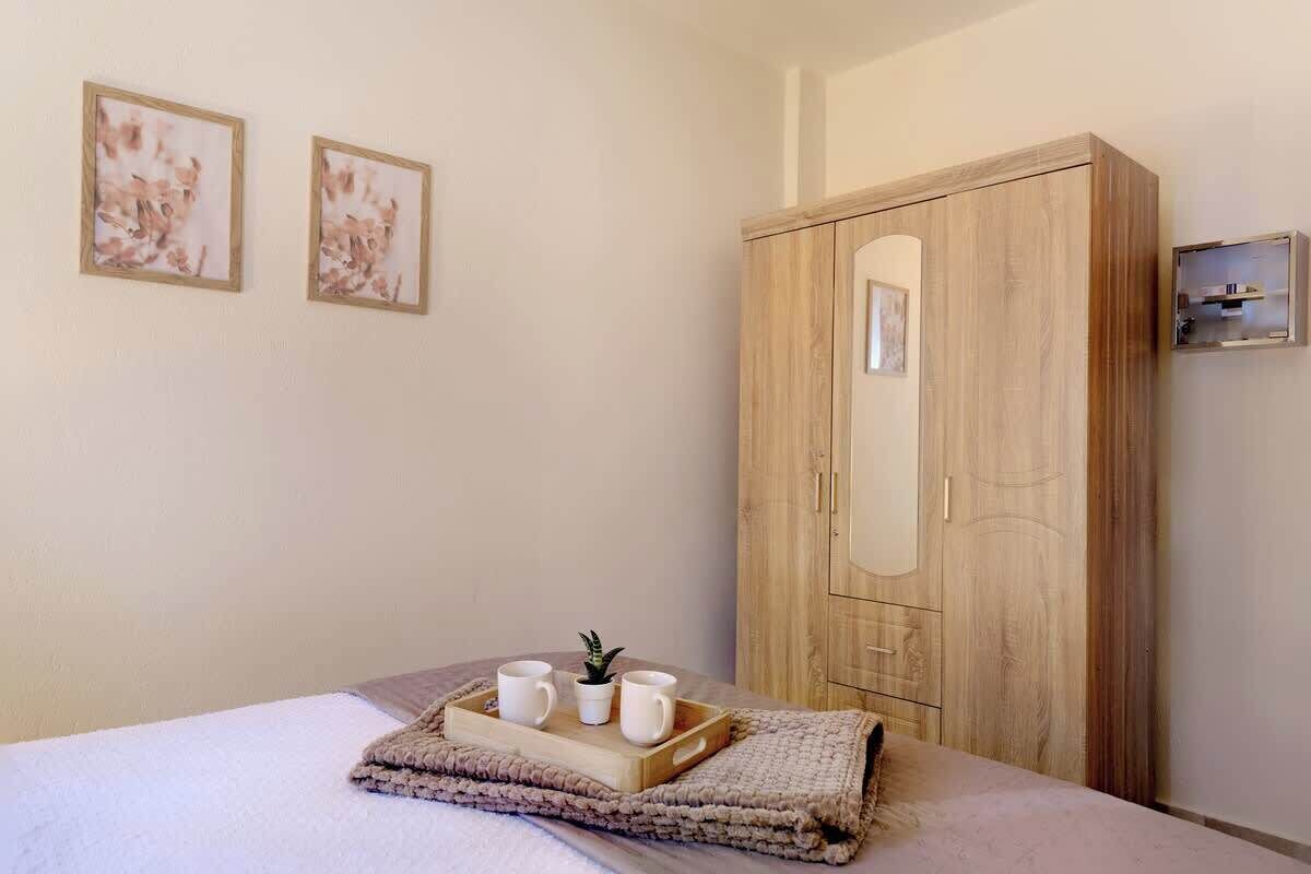 1 bedroom, iron/ironing board, WiFi, bed sheets