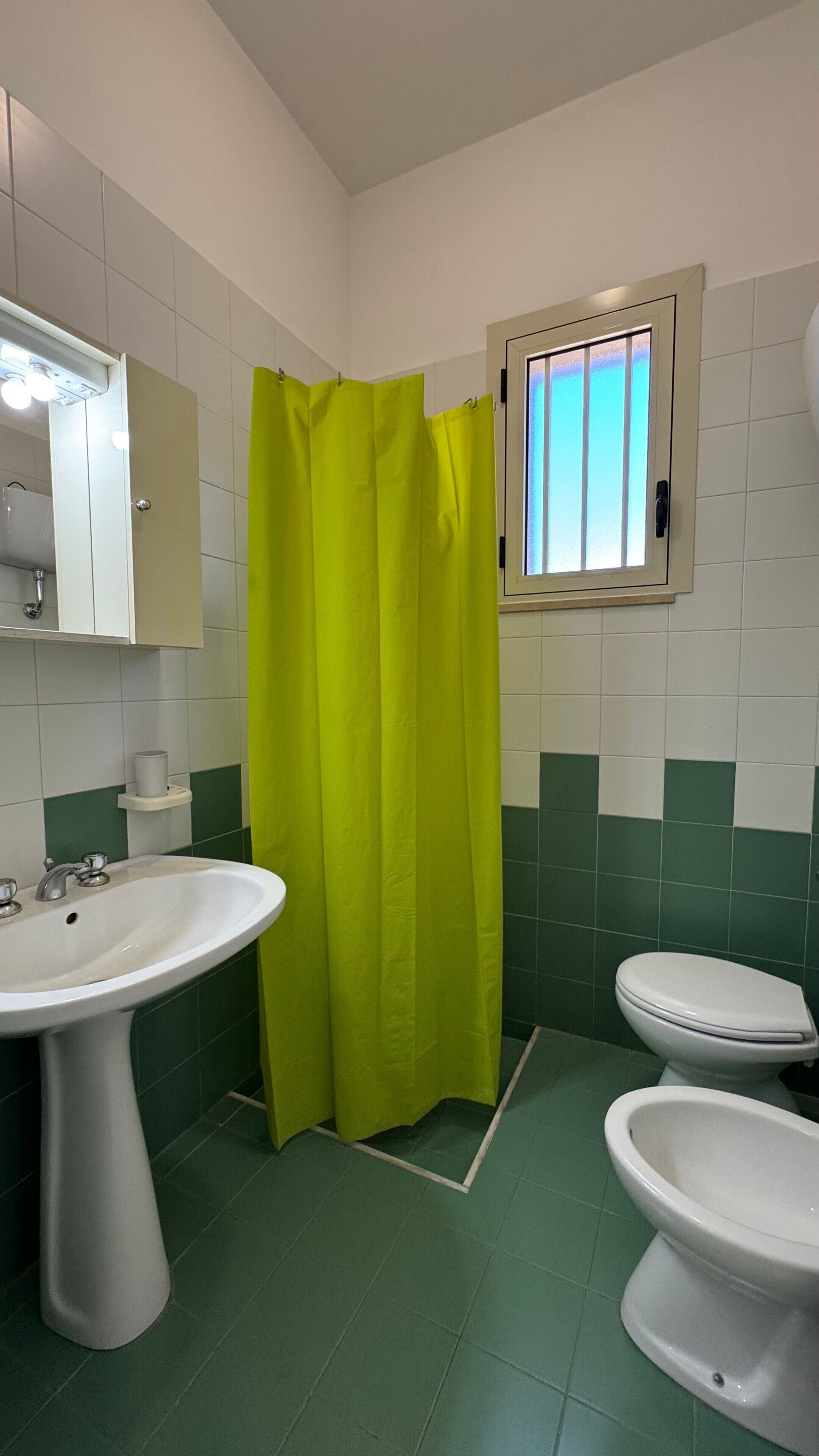 Douche, serviettes fournies