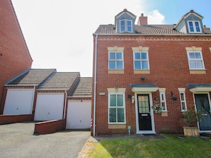 Exterior - 18 Hengrave Meadow (Telford)