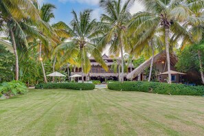 Property grounds - Tortuga C17Luxury Villa Punta Cana  (Higüey)