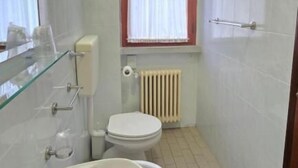 Kahden hengen huone, vuoristonäköala | Kylpyhuone