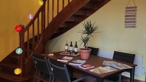 Dining - Chez Sam (Villebois)