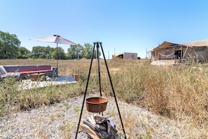 Unclassified image, 2 of 37, button - Ashanti Luxury Safari Tent Holiday Home with Balcony and Wi-Fi (Lavalade)