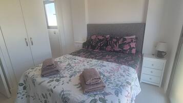 2 bedrooms, bed sheets