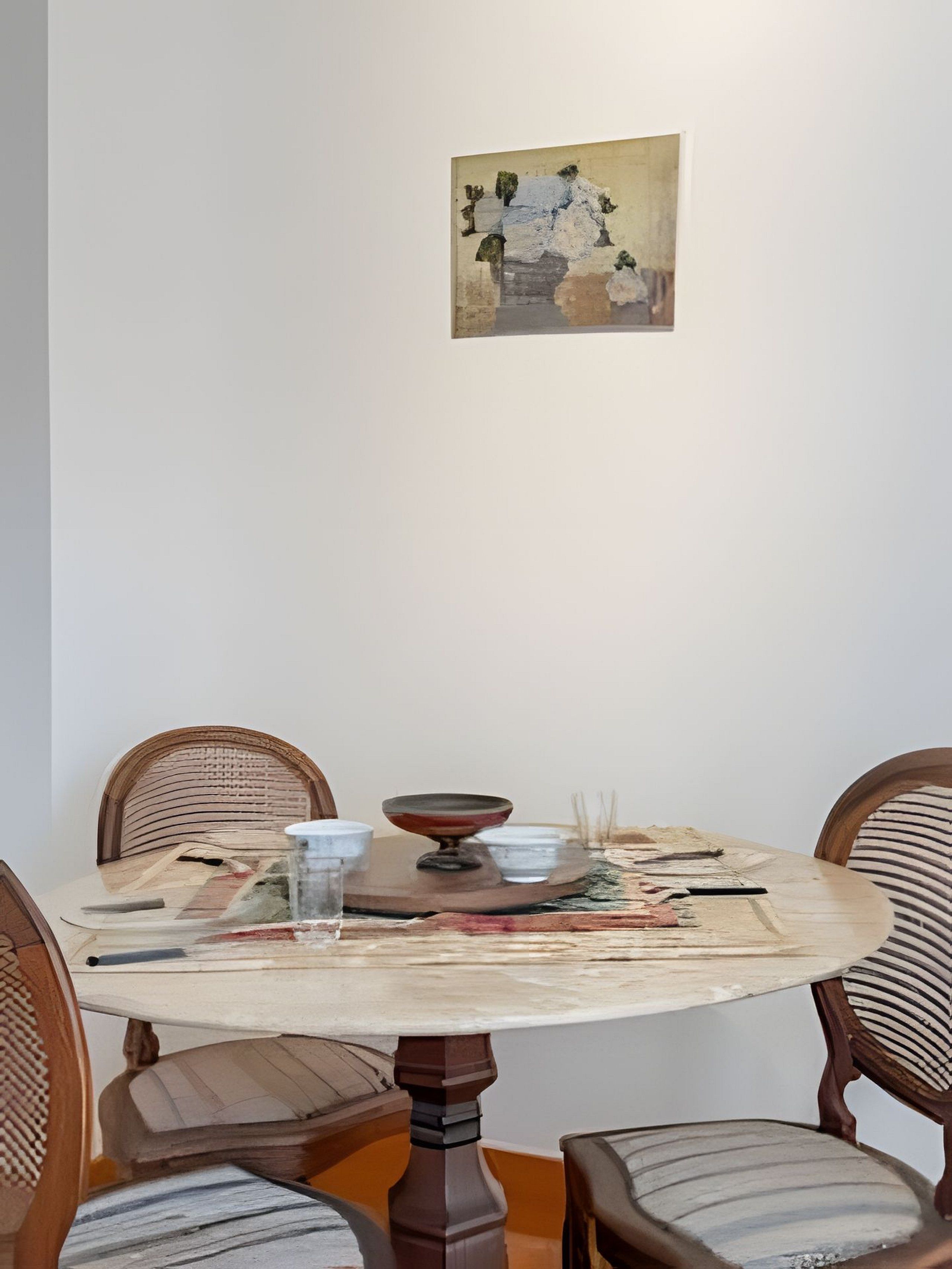 Basic Apartment | Dining