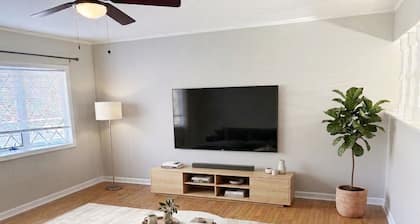 Spacious 4-bedroom house with AC in peaceful Hicksville