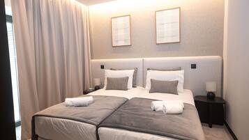 3 bedrooms, in-room safe, iron/ironing board, free WiFi