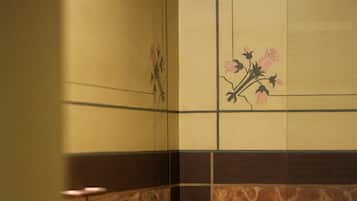 Habitación ejecutiva doble, balcón | Baño | Ducha, secador de pelo, toallas y jabón
