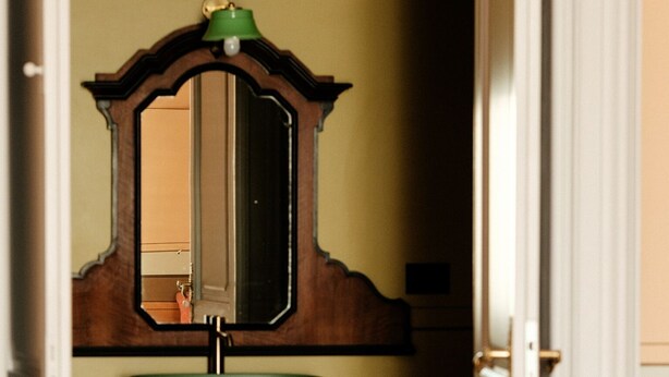 Kamar Double Mewah, pemandangan halaman | Interior
