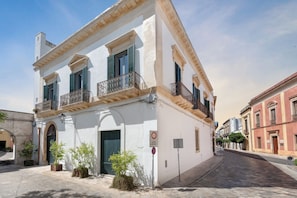 Exterior - Palazzo Vitti Residenza storica (CAMPI SALENTINA)