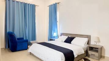 3 chambres, fer et planche à repasser, Wi-Fi gratuit, draps fournis