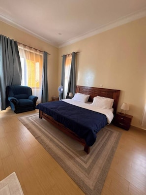 3 Schlafzimmer, Bügeleisen/Bügelbrett, kostenloses WLAN, Bettwäsche