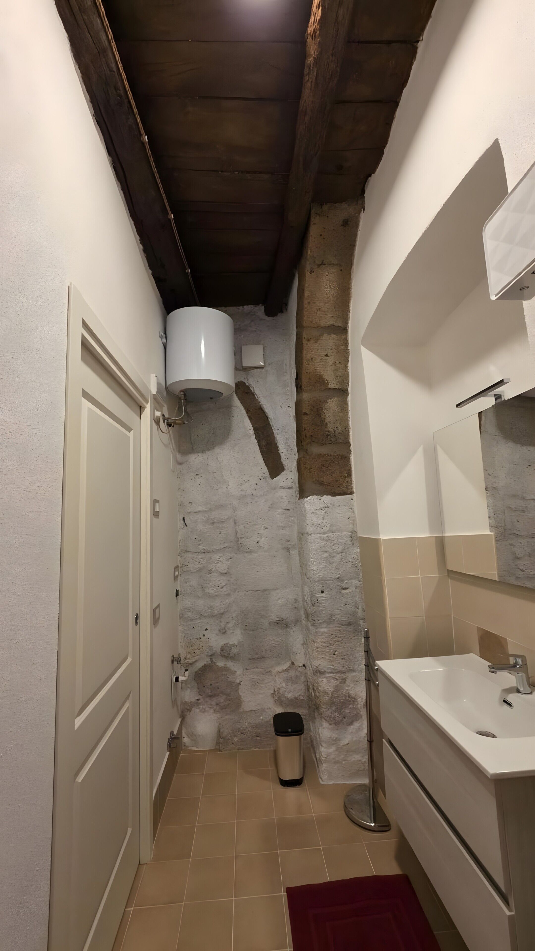 Dutxa, assecador de cabells i tovalloles 