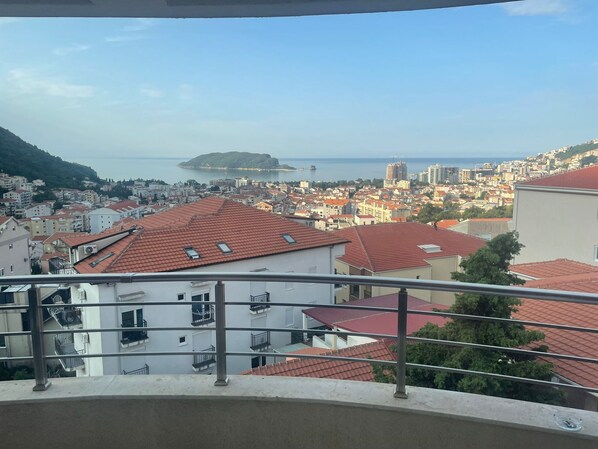 Property grounds - Vrbo Property (Budva)