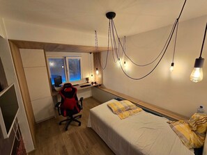 Iron/ironing board, Internet, bed sheets - Vrbo Property (Budva)