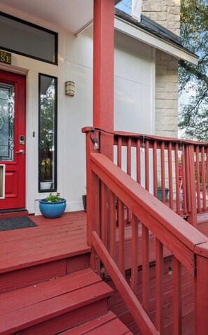 Exterior detail - Private A-frame house! Lake, World class Spa next door!
Total retreat and relax (Austin)