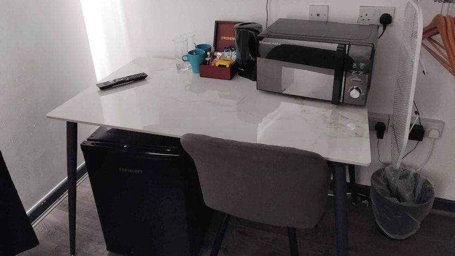 Tudors eSuites - Budget Apartments