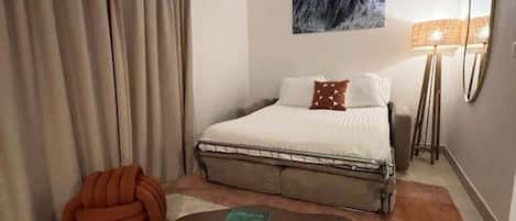 WiFi, bed sheets