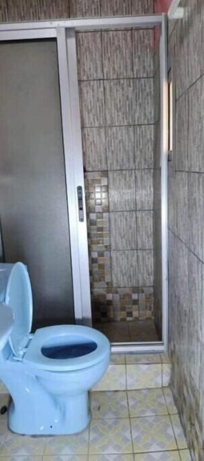 Bathroom - Vrbo Property (Région du Littoral)