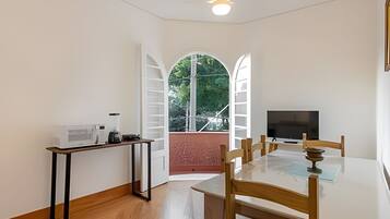 Apartment | Dining