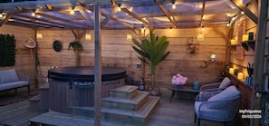 Bồn tắm spa ngoài trời