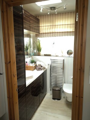 Ensemble douche/baignoire, baignoire relaxante profonde