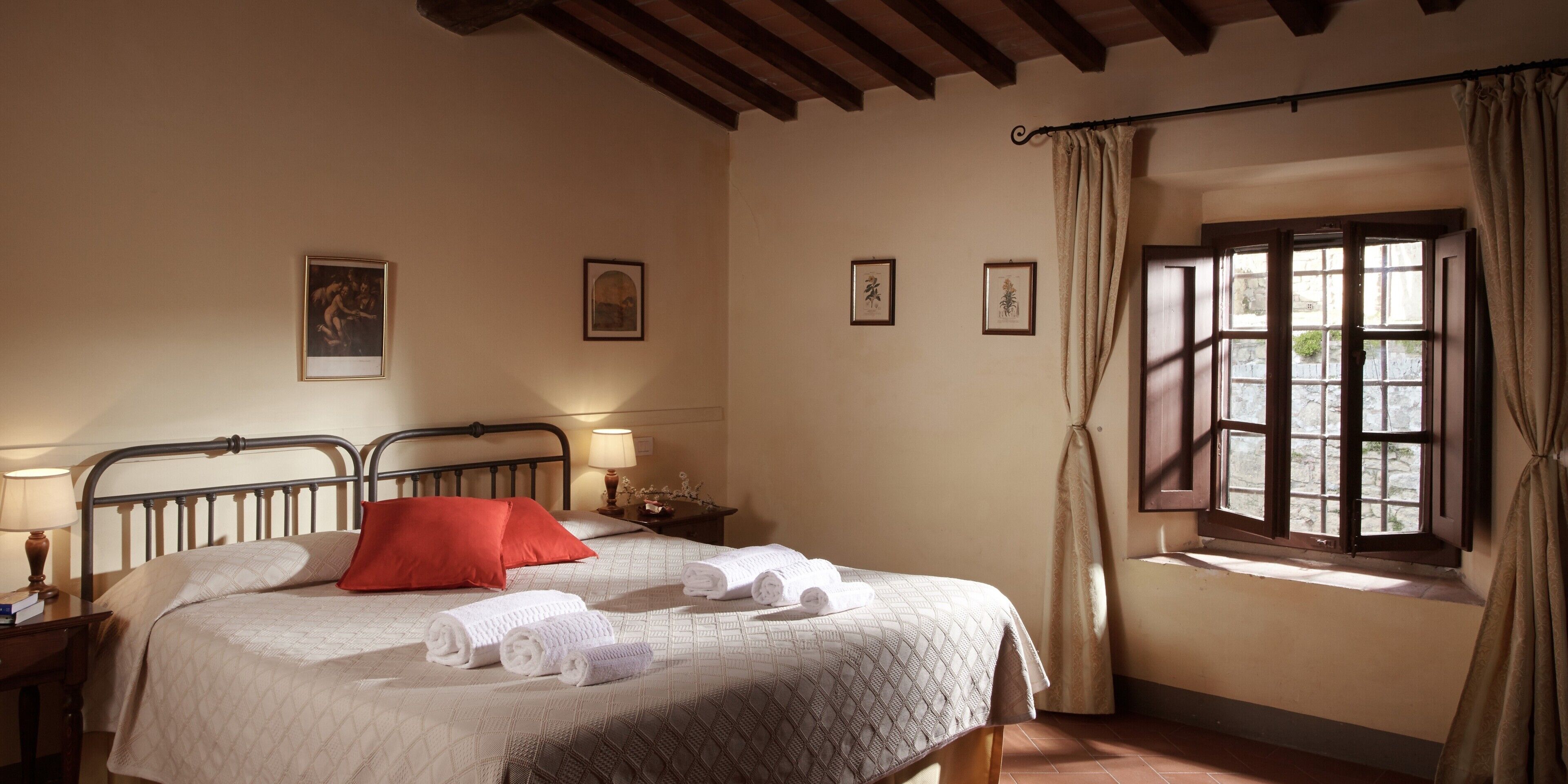 4 camere, Wi-Fi, lenzuola