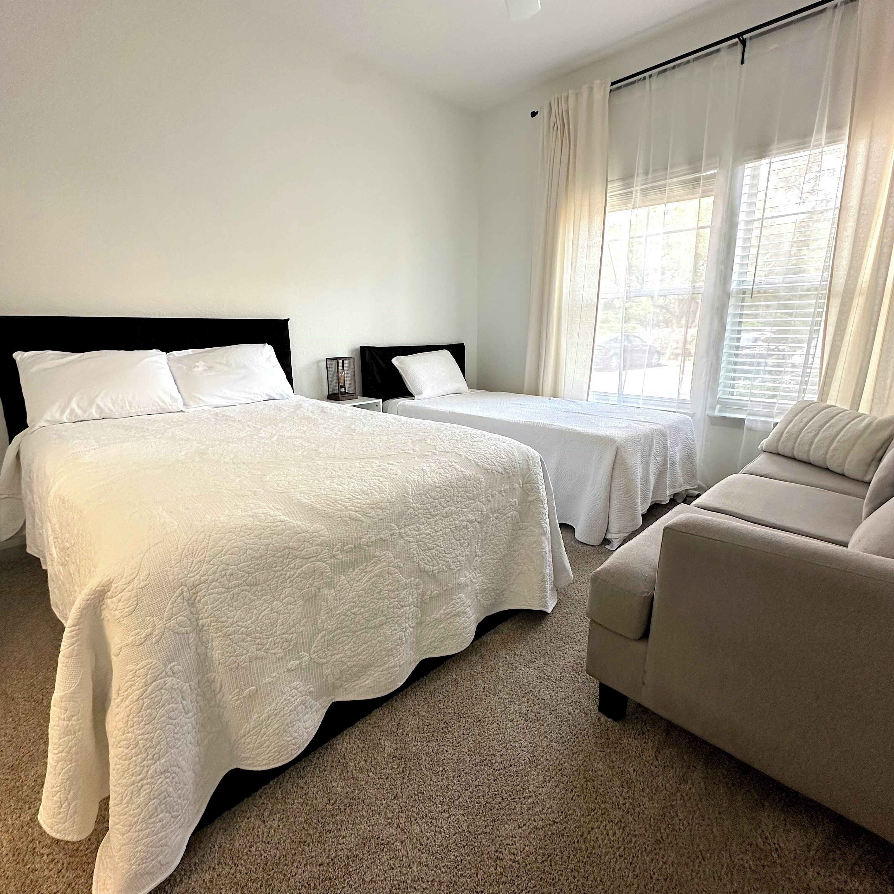 2 bedrooms, WiFi (free), bed sheets