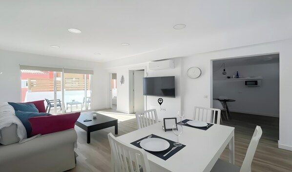 Dining - B-Rent La Azotea Zen – Your Relaxing Oasis in Corralejo (Corralejo)