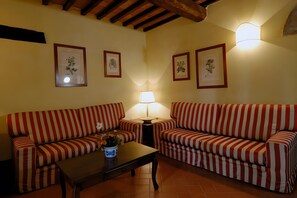 TV, tavolo da ping pong