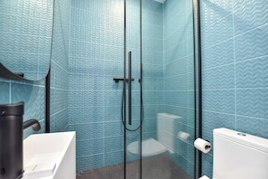 Casa | Baño | Secador de pelo, toallas y champú