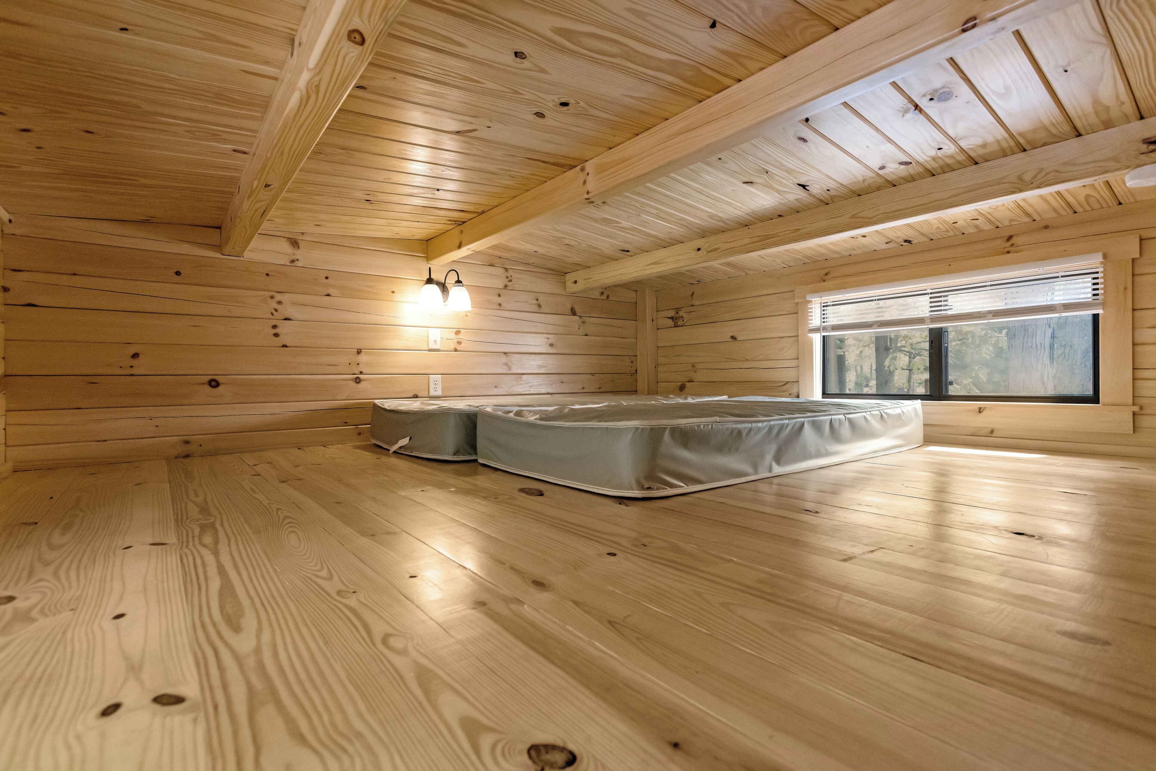 Deluxe-Ferienhütte, Seeblick | Kostenloses WLAN, individuell dekoriert, individuell eingerichtet