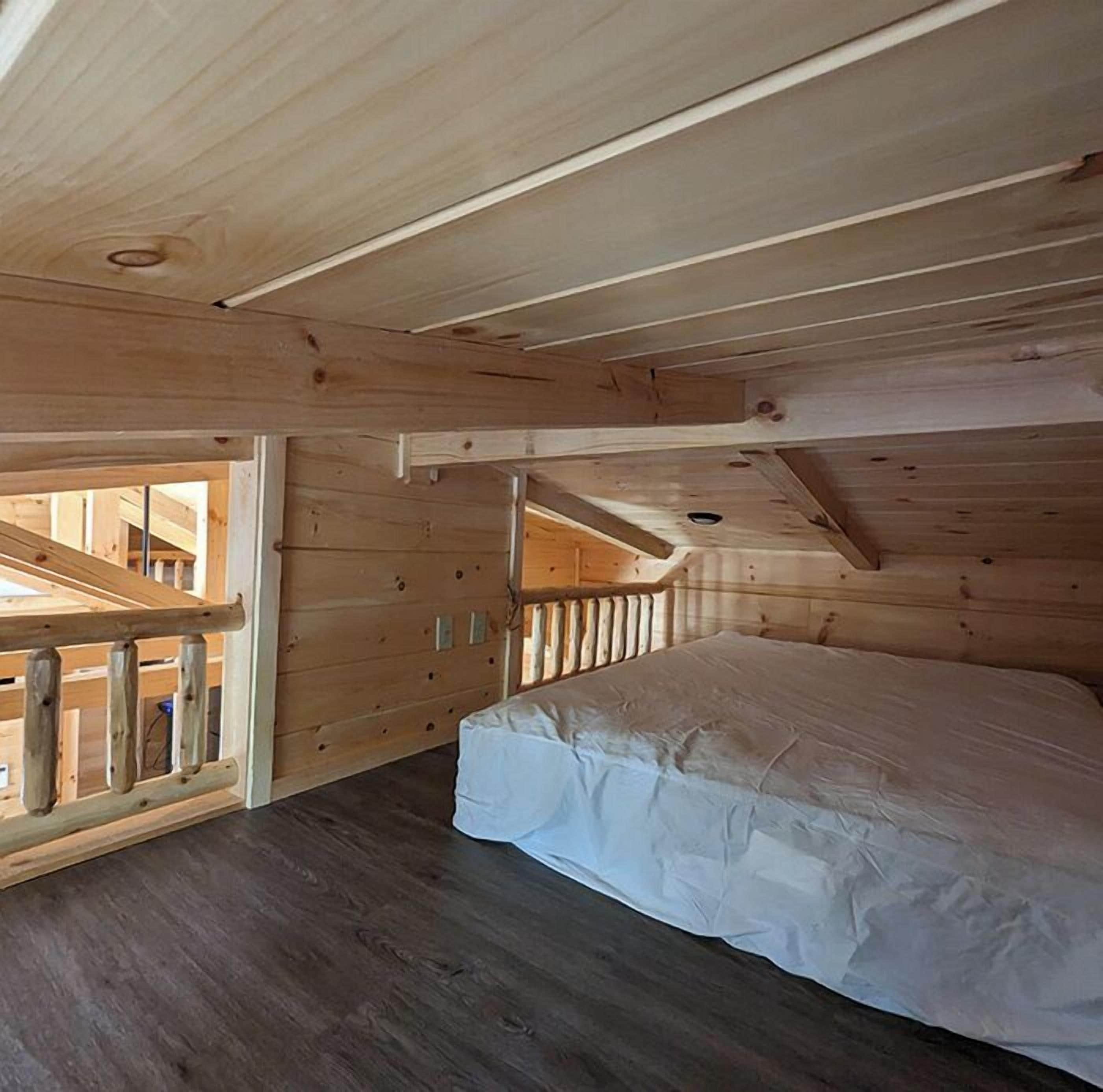 Family Cottage | WiFi (free), individually decorated, individually furnished, bed sheets