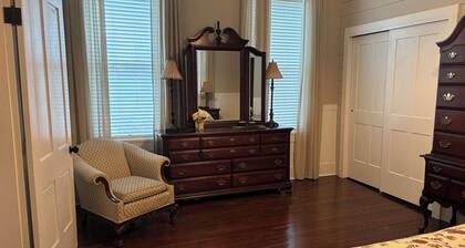 Charming, historic Fuerth House in Downtown Cape Girardeau, 2 bedrooms, 1 bath.