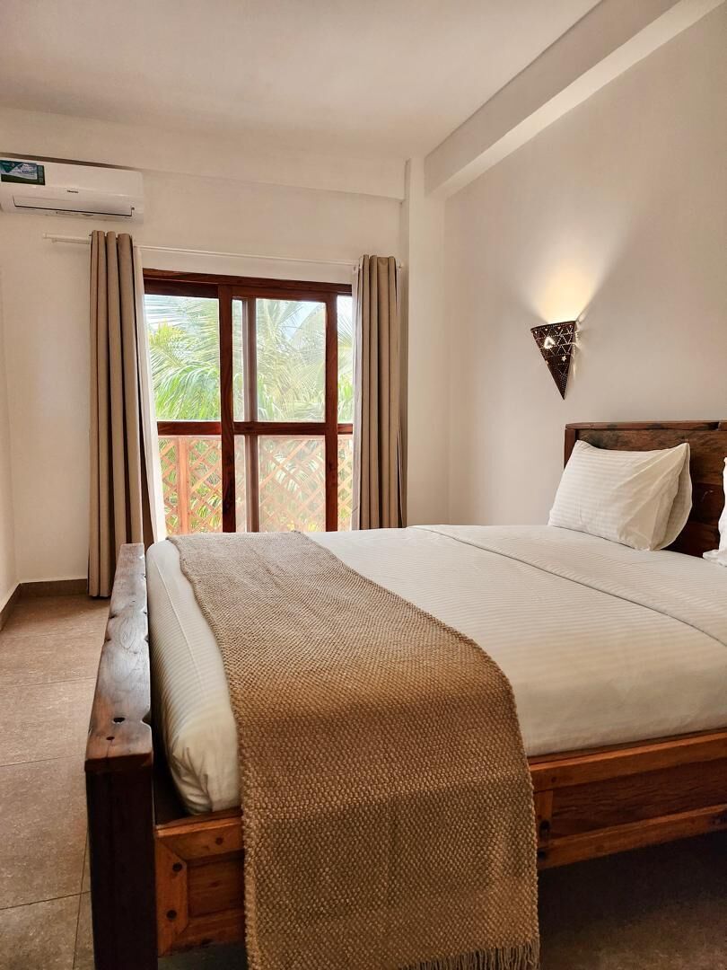 Double Room, Balcony, City View | Premium bedding, in-room safe, desk, laptop workspace